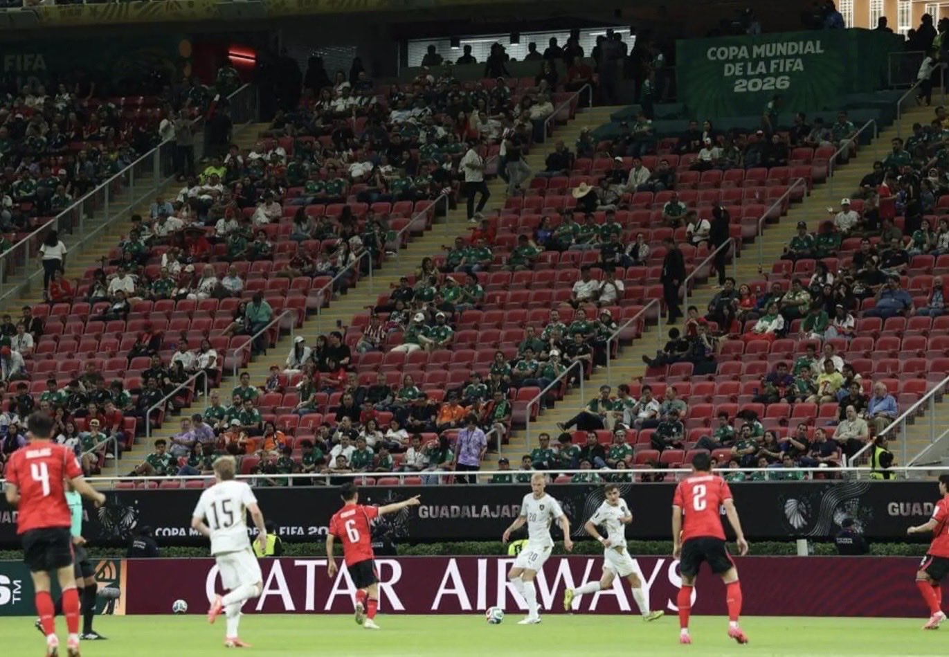 Entre Números e Imagens: Debate Sobre Público Marca Início da Copa do Mundo
